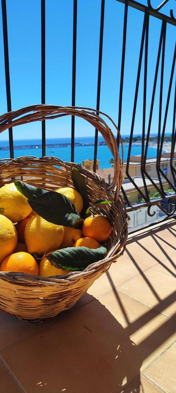 A Casa Dei Nonni Apartment Giardini Naxos Exterior foto